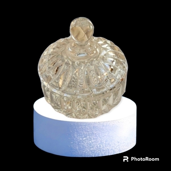 VINTAGE Faceted Clear Glass Candy or Trinket Dish with Lid - Picture 1 of 8